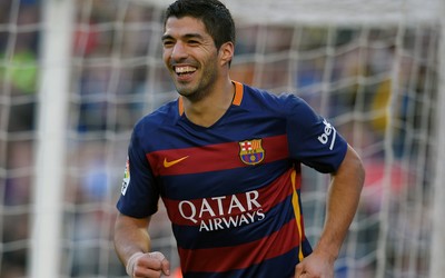 米兰电竞快讯-于帕梅卡诺这防守动作真大